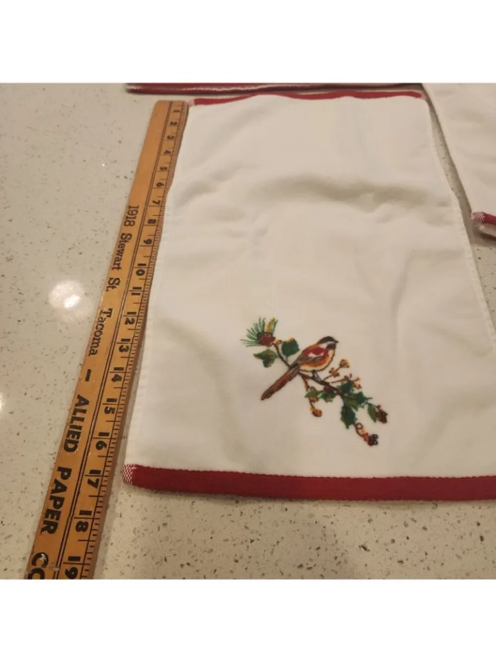 Lenox Christmas Holiday Bath Hand Towel Set Of 4 Red White Green Holly Bird